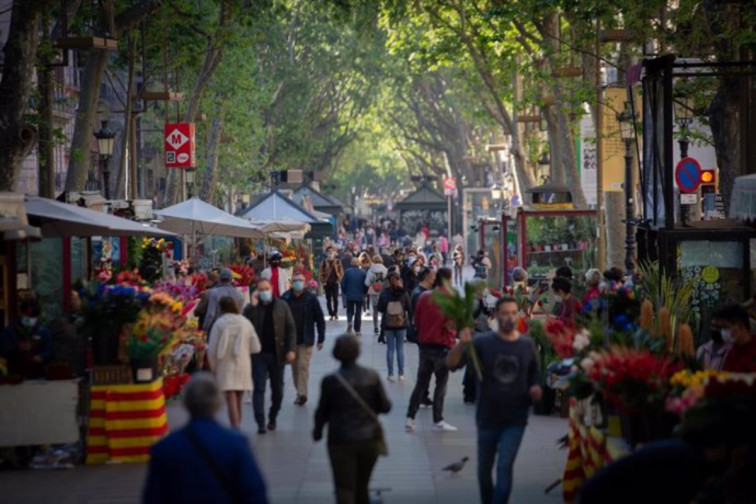 Barcelona se prepara para un Sant Jordi multitudinario: casi la mitad de los asistentes de Catalunya estarán en la capital