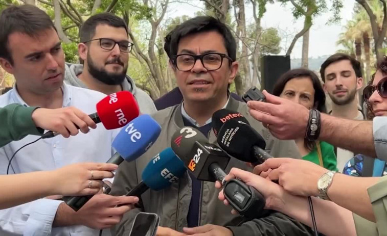 Pisarello pide a Sánchez retirar honores a Juan Carlos I