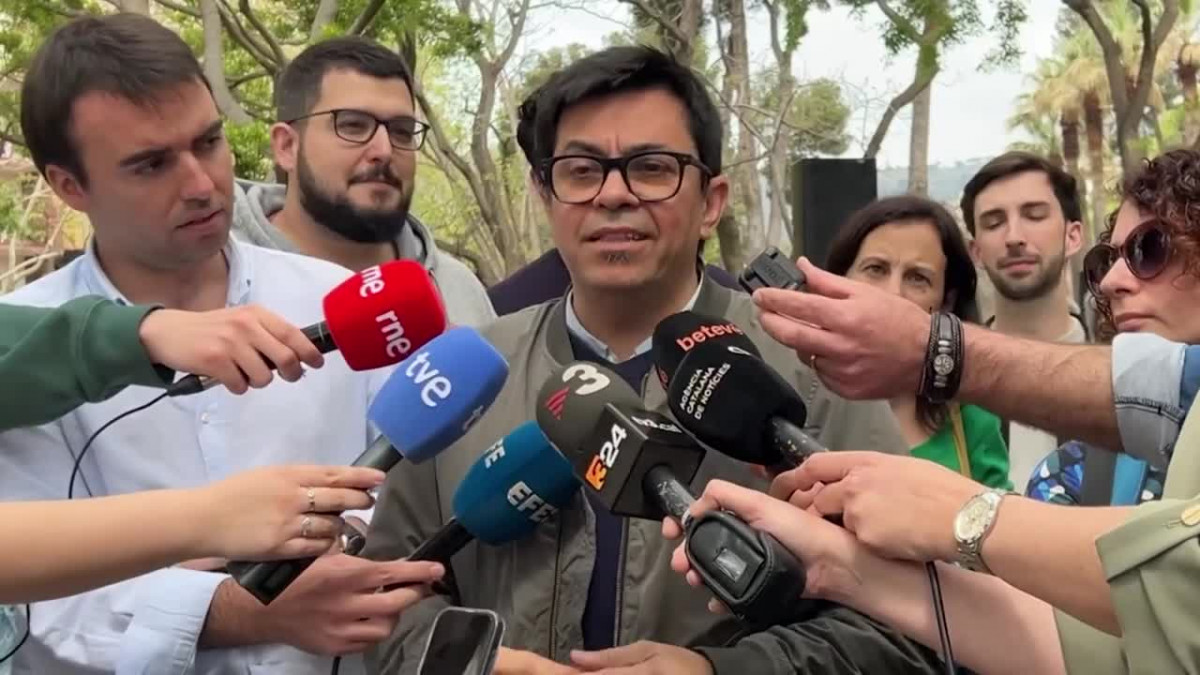 Pisarello (Comuns) insta a Sánchez a revocar el decreto que mantiene el título de Juan Carlos I (7)