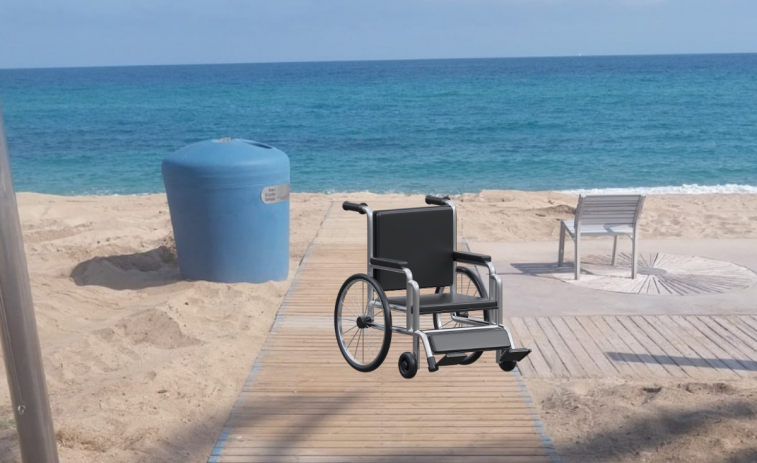 Las playas de Badalona, adaptadas: ayuda para que las personas con diversidad funcional puedan bañarse