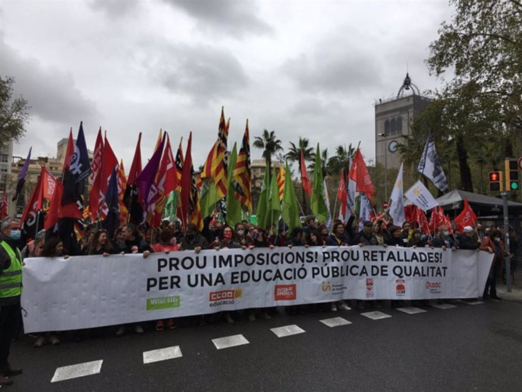 USTEC reclama bajar ratios y no cerrar líneas para evitar la segregación en las escuelas públicas de Catalunya