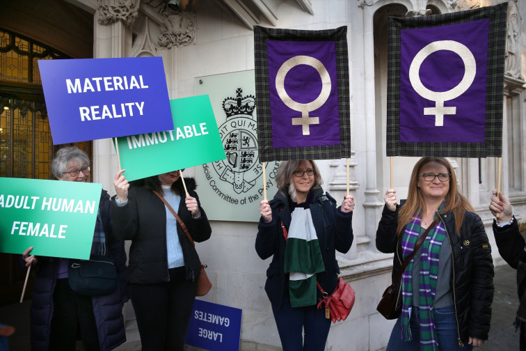 El Supremo británico dictamina que el concepto 'mujer' viene determinado por el sexo biológico