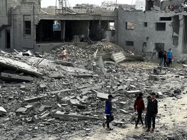 Al menos 24 muertos en ataques israelíes en Gaza, cinco de una misma familia