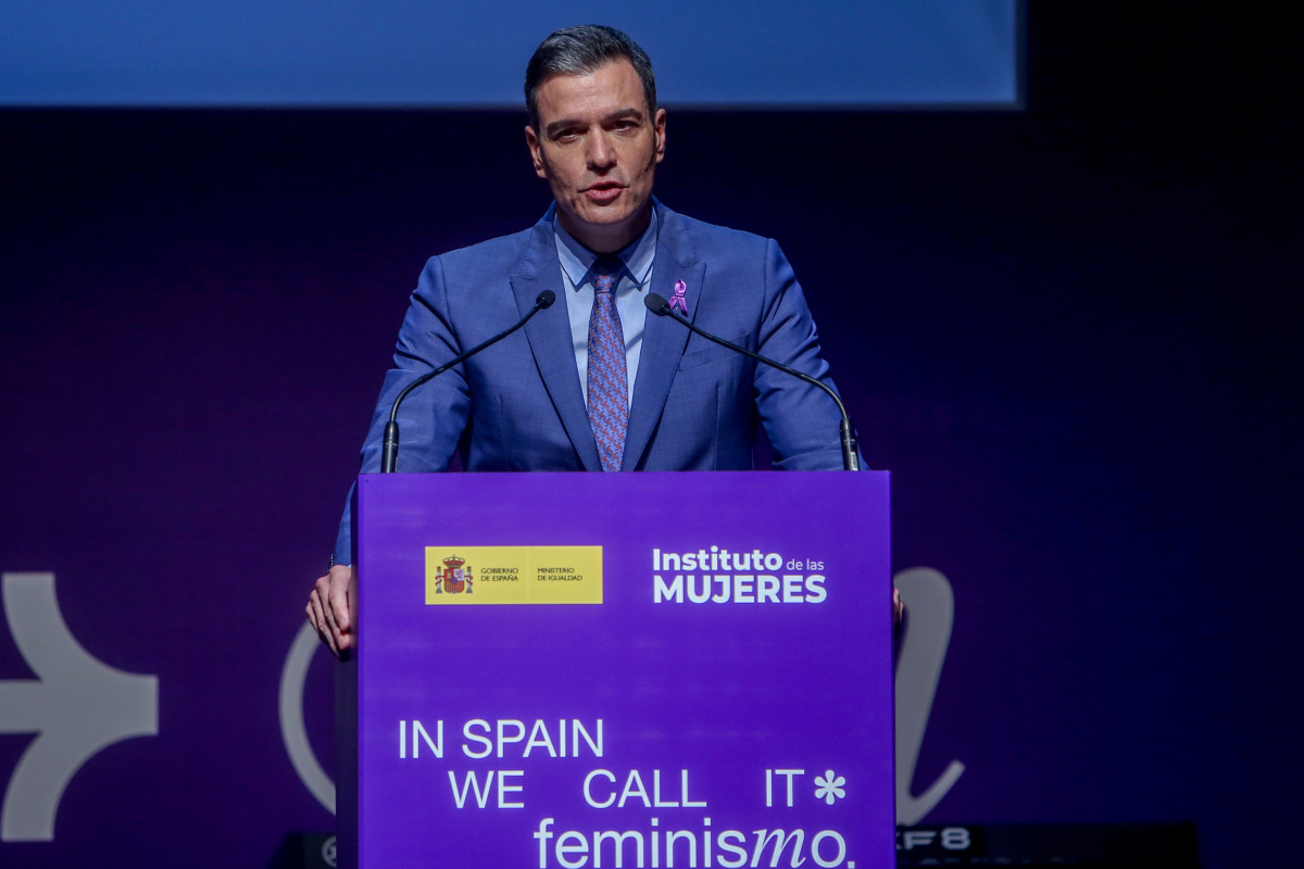 Archivo - El presidente del Gobierno, Pedro Sánchez, interviene en el acto institucional organizado con motivo del 8 de Marzo, Día Internacional de la Mujer, en el Círculo de Bellas Artes de Madrid