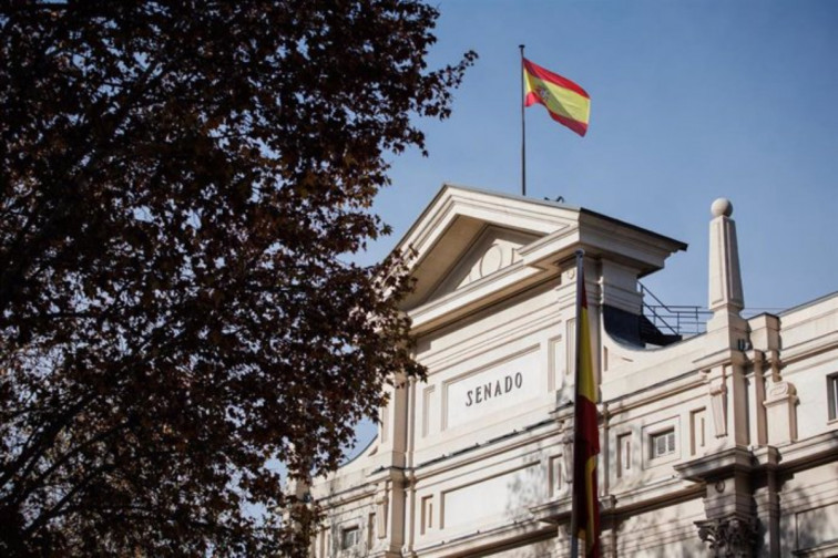 A vueltas con la ley para disolver asociaciones franquistas: esto es lo que dice el Senado