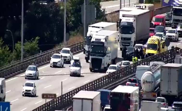Cortados 2 carriles de la AP-7 en Barberà del Vallès tras un accidente múltiple
