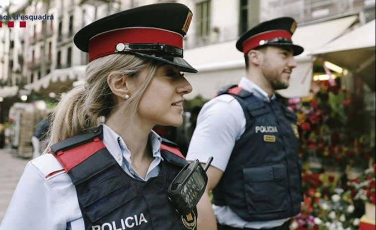 Los Mossos refuerzan su presencia en la 'Superilla Literària' de Sant Jordi en Barcelona