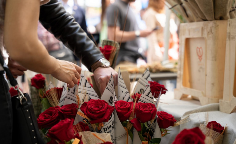 Barcelona se transforma por Sant Jordi: cortes de tráfico y prioridad total para peatones y metro