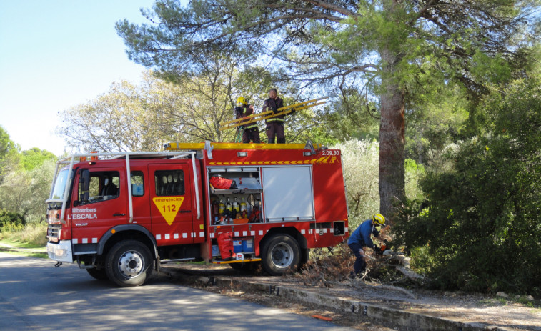 Grave incendio en Badalona: 10 personas afectadas por inhalar humo