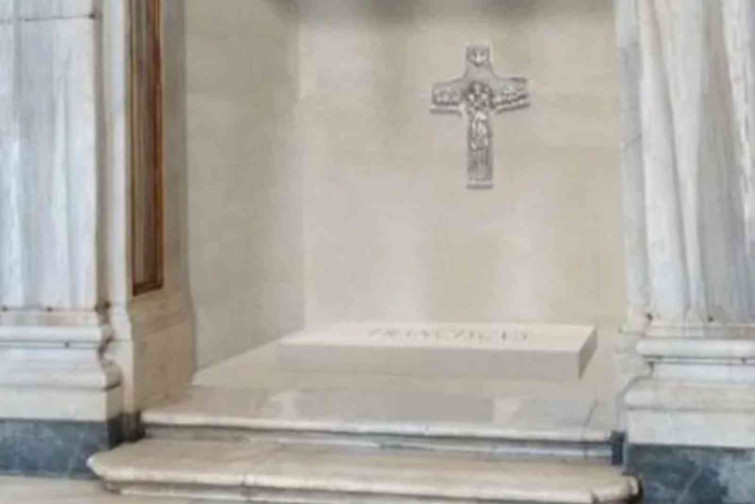 El Vaticano difunde las primeras imágenes de la tumba del Papa Francisco