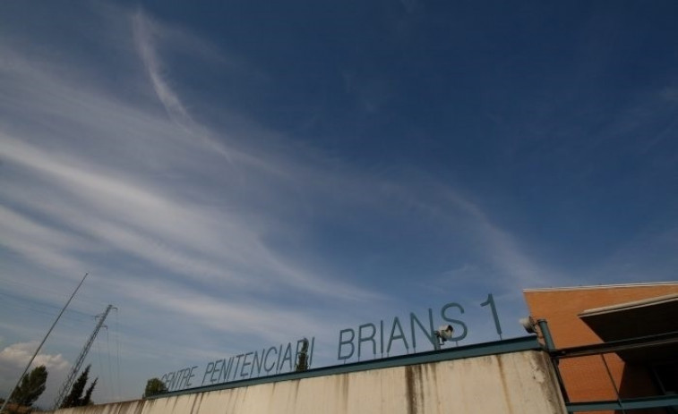 Un interno pega una paliza a tres funcionarios de la prisión Brians 1