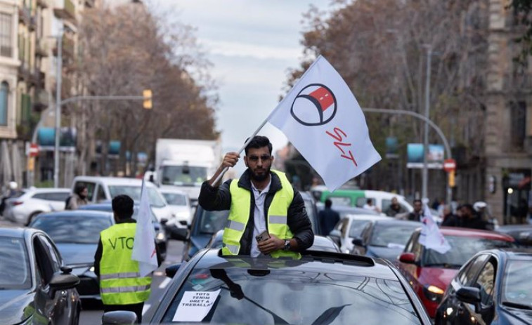 El sector VTC se moviliza en Barcelona contra la nueva ley catalana de transporte: “Nos jugamos el pan de 4.000 familias”