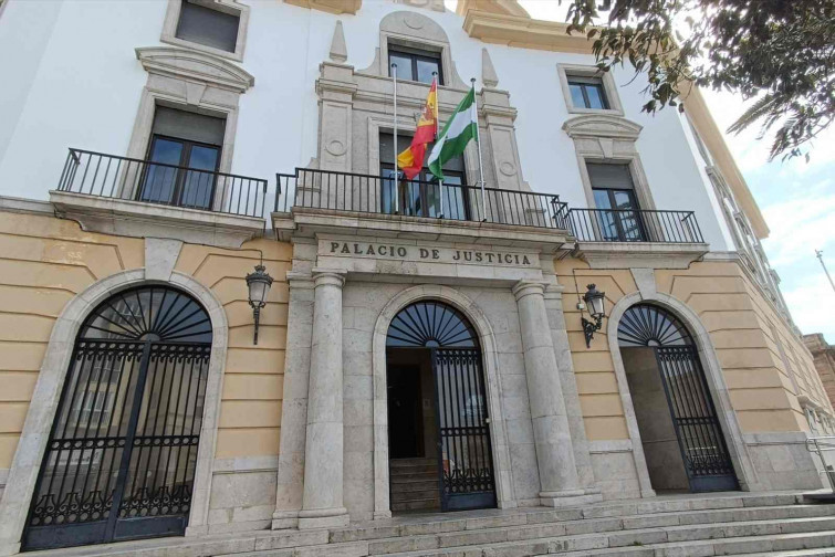 Condenado a 19 años de prisión por violar y pegar reiteradamente a su madre de 83 años en Cádiz