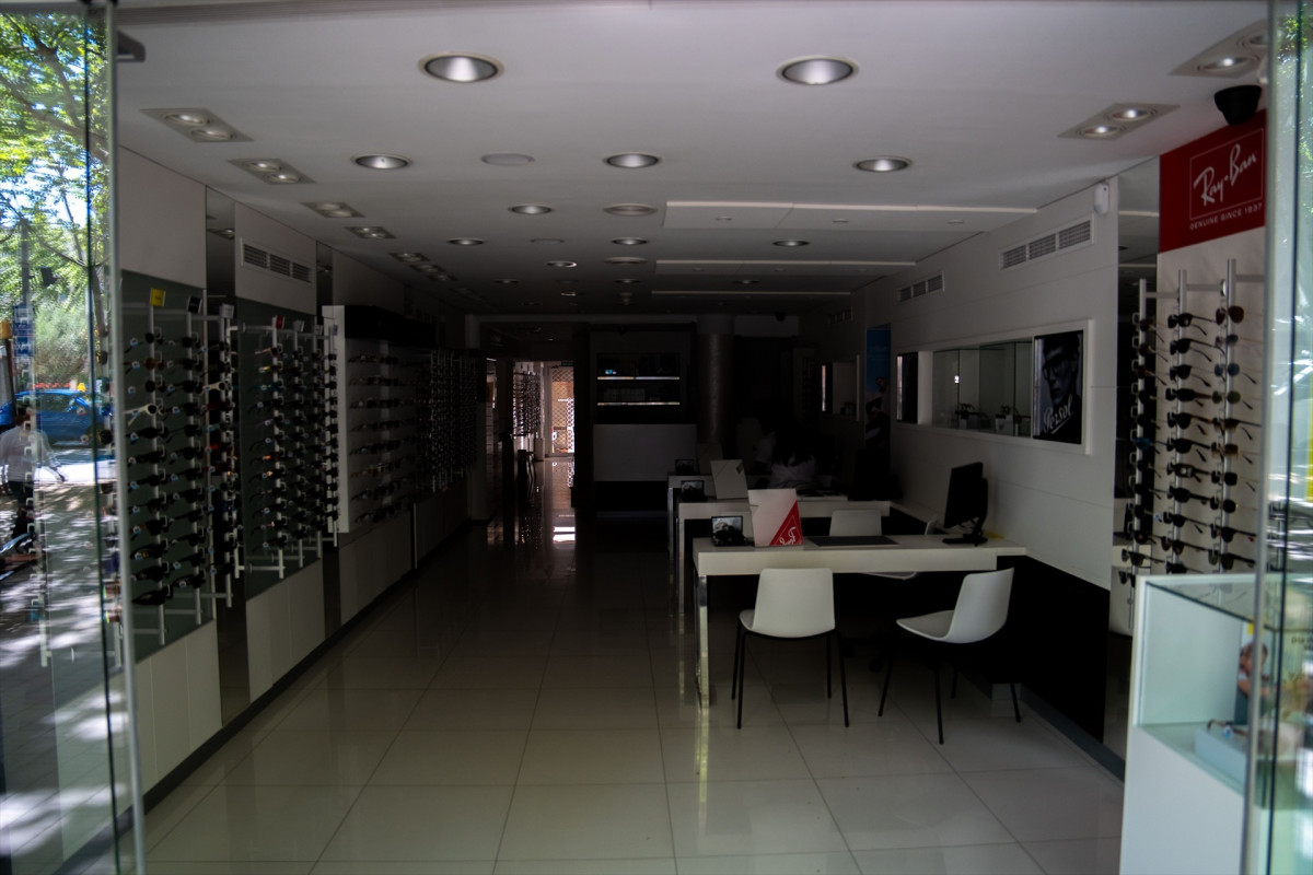 EuropaPress 6683208 28 april 2025 spain barcelona stores pictured as massive blackout hit spain