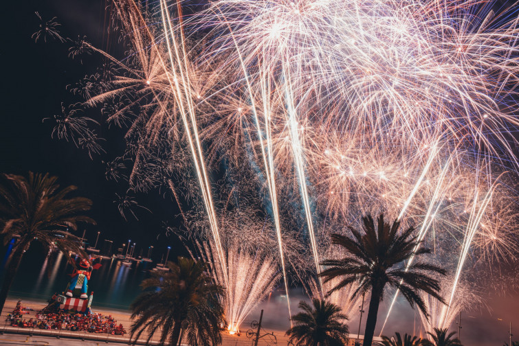 ¡Badalona enciende la fiesta! Las Festes de Maig regresan con tradición, música y la esperada Cremada del Dimoni