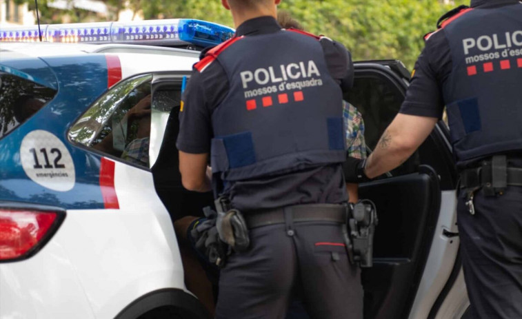 Tres menores detenidos en Mataró por agredir y patear a otro joven