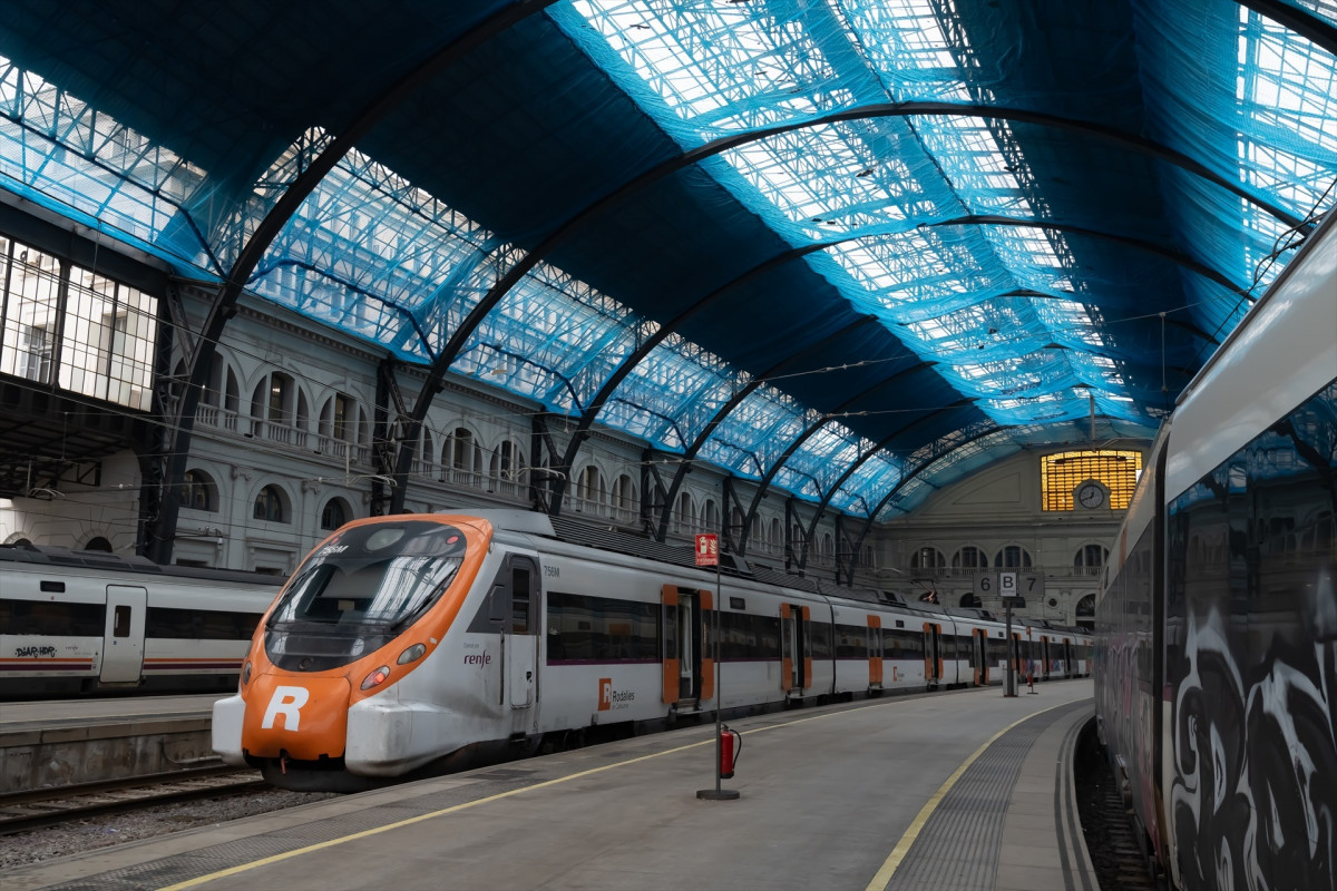 EuropaPress 6534810 tren estacion francia donde opera rodalies 21 febrero 2025 barcelona