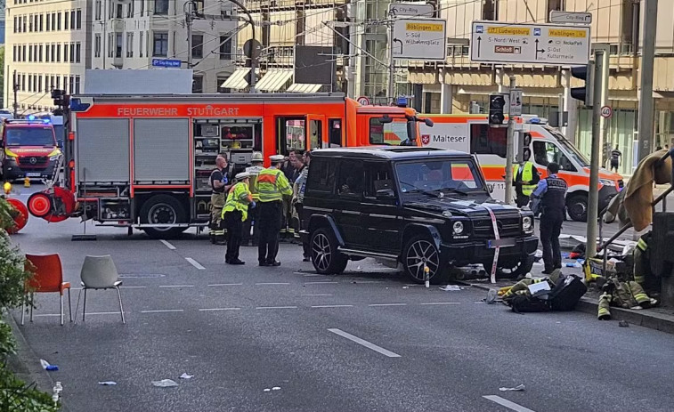 Terror en Stuttgart: un coche atropella a una multitud en pleno centro de la ciudad