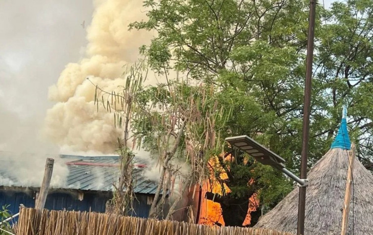 Siete muertos, 20 heridos y un hospital destruido en un bombardeo en Sudán del Sur