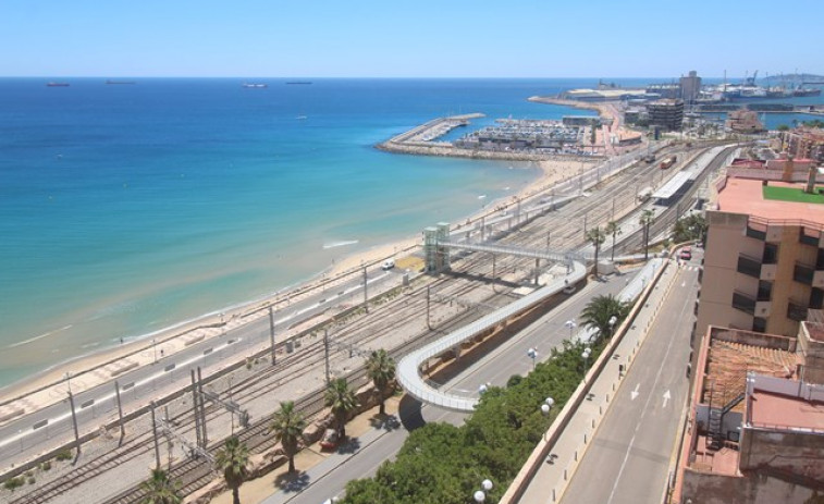 Alerta ambiental en Tarragona: la Pineda se convierte en la playa más contaminada de Catalunya