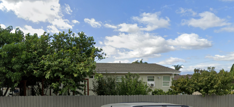 Tragedia en Los Ángeles: dos personas y un perro mueren al estrellarse una avioneta en un vecindario residencial