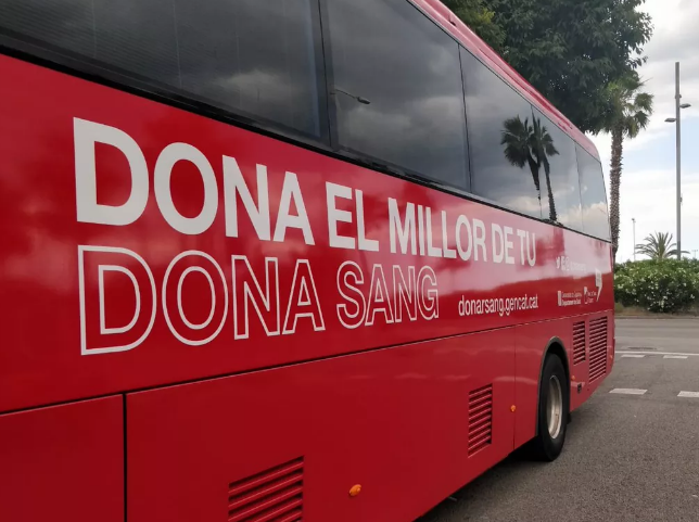 Salvar vidas está en tus venas: Catalunya necesita más de 70.000 donaciones de sangre este 2025