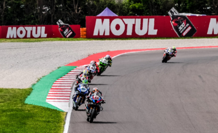 Luto en el motociclismo: fallecen dos jóvenes pilotos en un accidente múltiple durante el British Superbikes