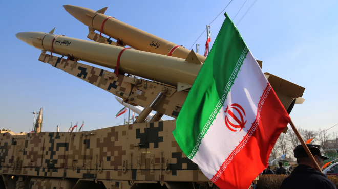 Irán lanza una dura amenaza a EE.UU. e Israel y se declara listo para un conflicto si es provocado