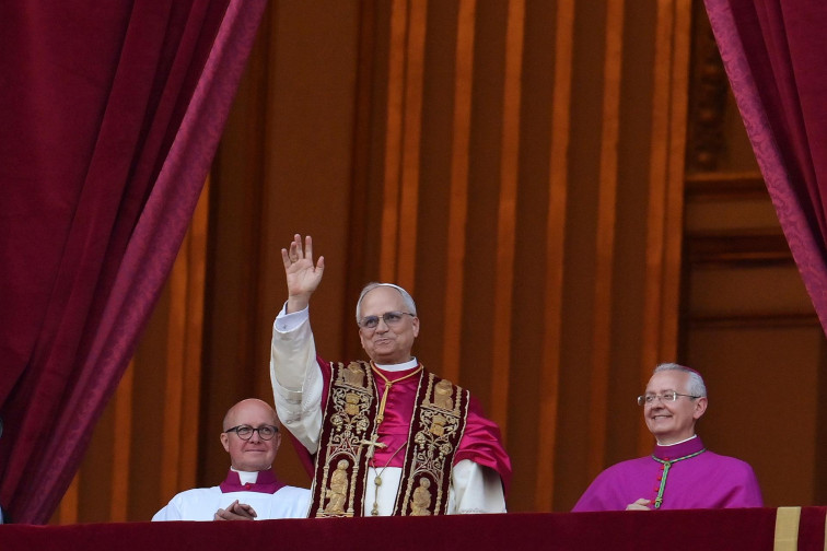 León XIV, un papa con tres pasaportes