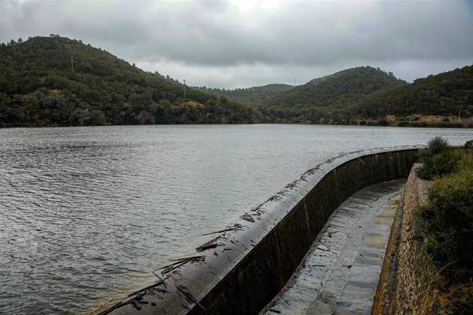 Catalunya apuesta por el agua regenerada y desalinizada para garantizar el 70% del suministro en 2029