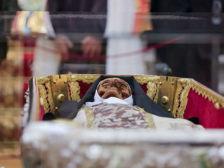 ¡Acontecimiento histórico! Expuesto al público el cuerpo de Santa Teresa después de 111 años