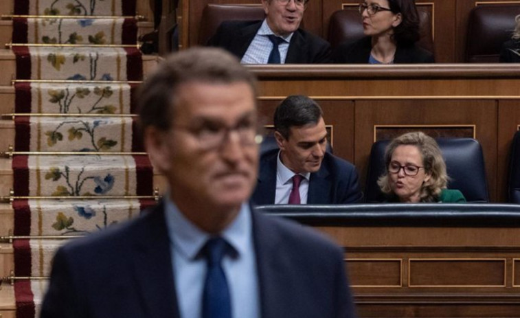 Fuego cruzado entre Feijóo y Sánchez tras la filtración de los WhatsApps con Ábalos