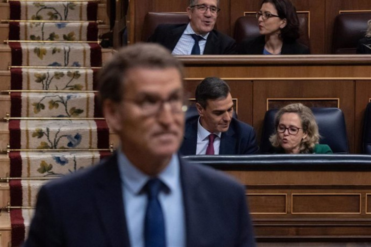 Fuego cruzado entre Feijóo y Sánchez tras la filtración de los WhatsApps con Ábalos
