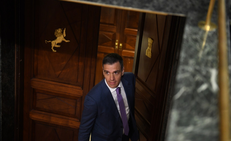 CIS: El PSOE sigue liderando la intención de voto tras el apagón, con el PP recortando distancias