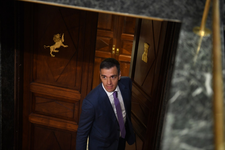 CIS: El PSOE sigue liderando la intención de voto tras el apagón, con el PP recortando distancias