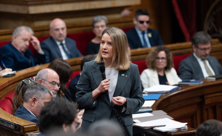 La nueva ley del Gobierno prevé regularizar a 200.000 inmigrantes en Catalunya