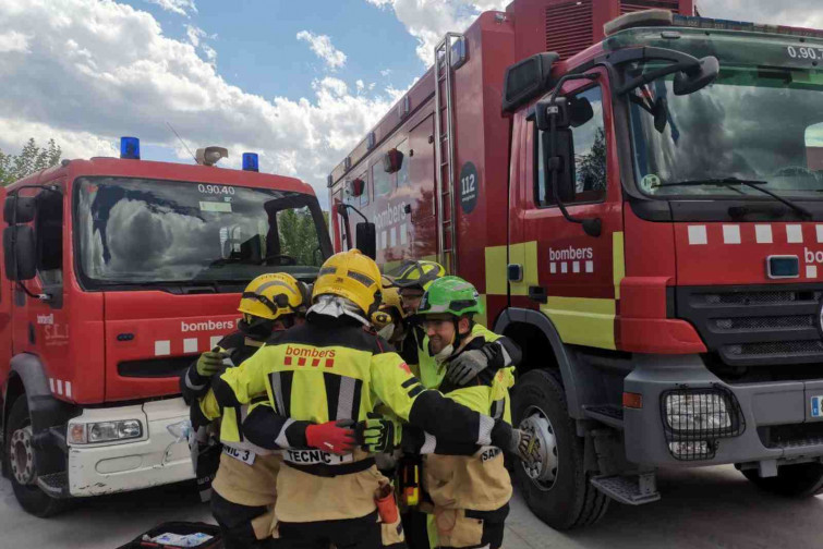 Susto en Terrassa: seis heridos tras la caída de una barandilla de una obra en plena calle