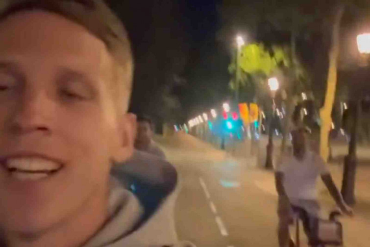 VÍDEO | Cuatro cracks del Barça celebran el título de Liga yendo al hospital en bici