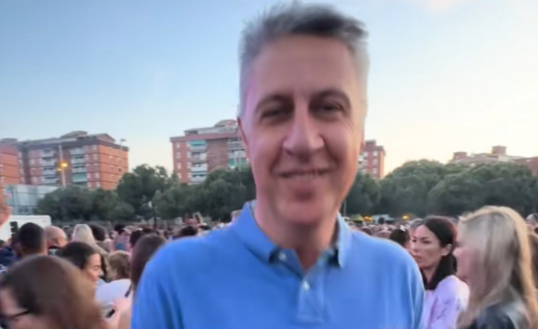 VÍDEO: Xavier García Albiol lo da todo bailando en las Festes de Maig de Badalona