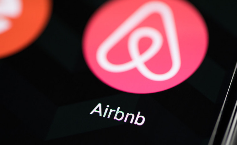 Golpe a la oferta turística ilegal: Consumo ordena a Airbnb bloquear decenas de miles de anuncios irregulares