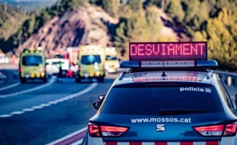 Tragedia en la AP-7: muere un conductor al volcar su vehículo en Masdenverge