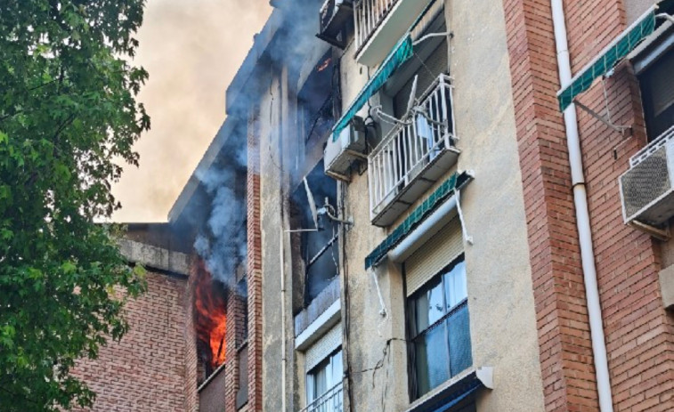Susto en Sabadell: 5 personas hospitalizadas por un incendio