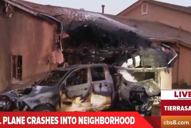 Una avioneta se estrella contra una vivienda en California: hay varios muertos