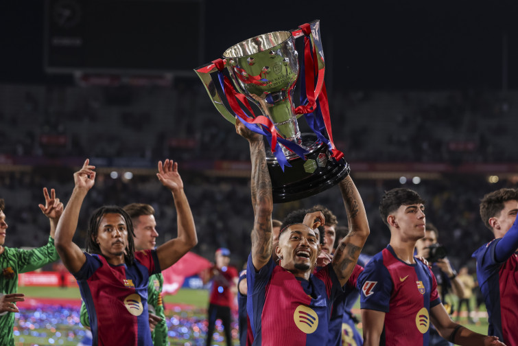 Raphinha renueva con el FC Barcelona hasta 2028
