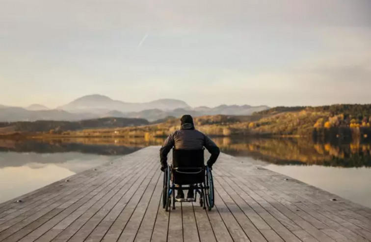 Así es el revolucionario tratamiento que ha permitido que una joven enferma de ELA pueda volver a caminar