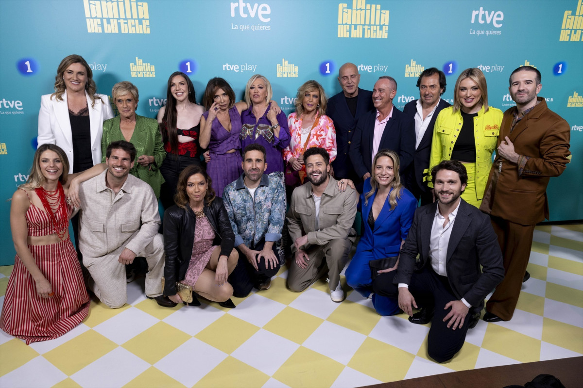 EuropaPress 6751137 april 2025 madrid spain all programme collaborators pose to media during