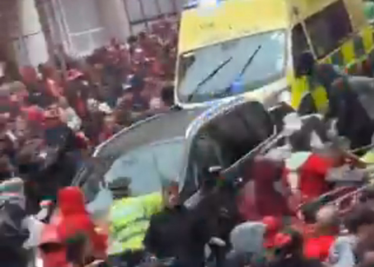 VÍDEO: Atropello masivo, con cerca de 50 heridos, durante la celebración de la Premier del Liverpool