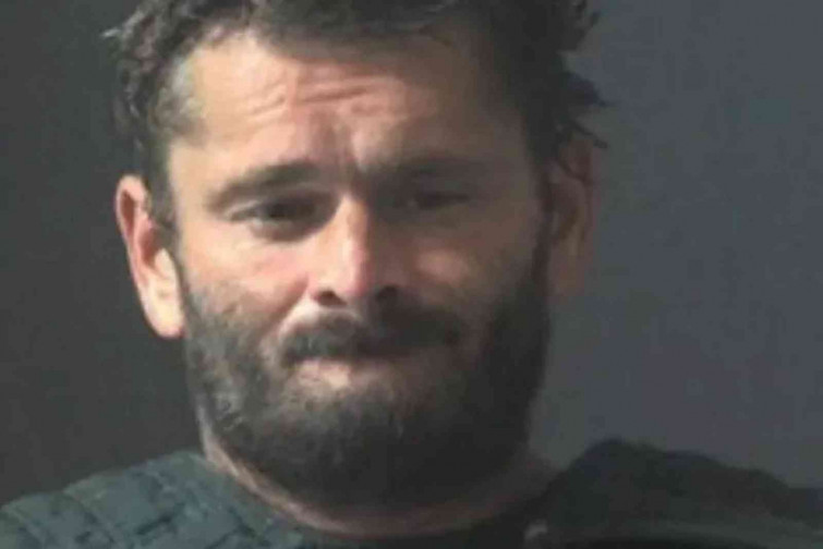 Detenido por cocinar vivo a un cachorro de chihuahua en un horno tras discutir con un familiar