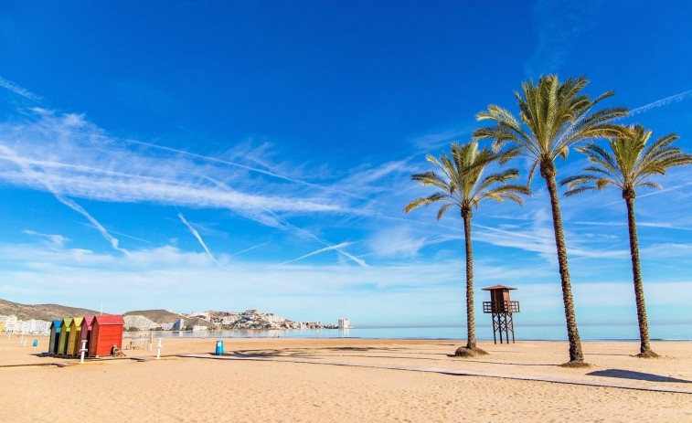 Muere una mujer de 78 años ahogada en una playa de Cullera