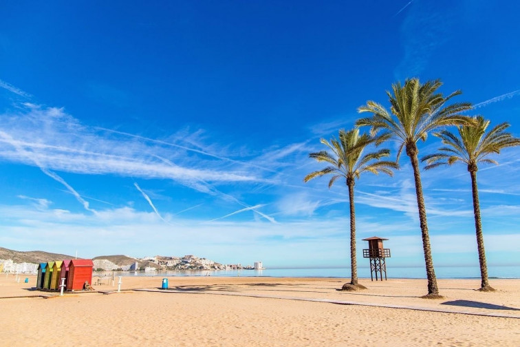 Muere una mujer de 78 años ahogada en una playa de Cullera